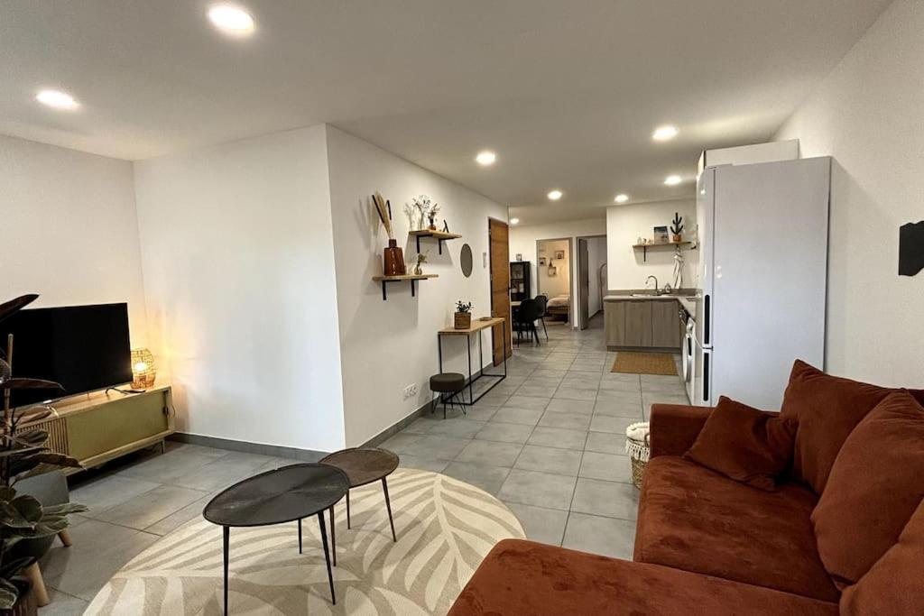 Tres Bel Appartement Climatise - Chez Tom Et Anna เบดวง ภายนอก รูปภาพ